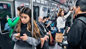 06102024_celular_subte_afp_g