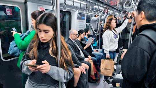 El excesivo uso de pantallas, ¿contribuye a un mayor desinterés electoral?