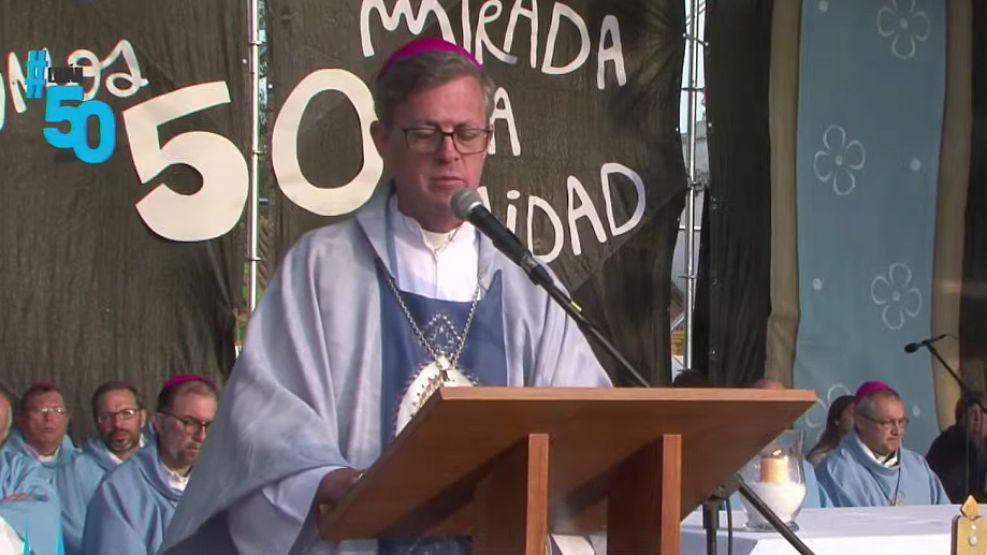 García Cuerva, cerrando la misa central en la 50a. Peregrinación a Luján.