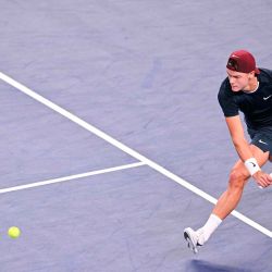 El danés Holger Rune durante su partido individual masculino en el torneo de tenis Shanghai Masters en Shanghai. Foto de HECTOR RETAMAL / AFP | Foto:AFP
