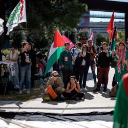 Estudiantes y activistas participan en una manifestación en apoyo al pueblo palestino en la universidad Jean Jaurès de Toulouse, en el suroeste de Francia. Foto de Lionel BONAVENTURE / AFP | Foto:AFP