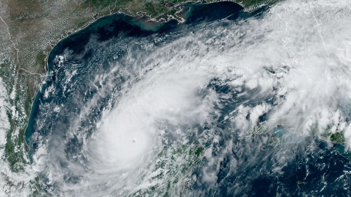 Storm Milton became a maximum category hurricane and threatens Mexico and Florida