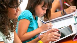 La tecnología de la mando de las mejoras en educación