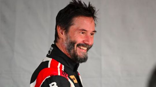 Keanu Reeves es piloto de Toyota