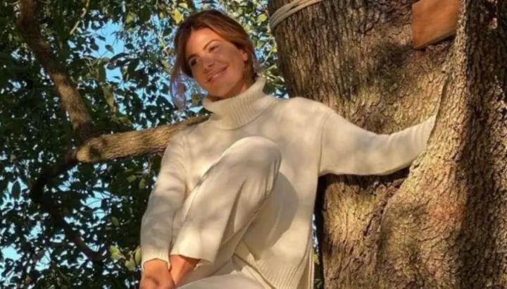 Con un look total white, Juliana Awada lució el pantalón de broderie tendencia para el verano