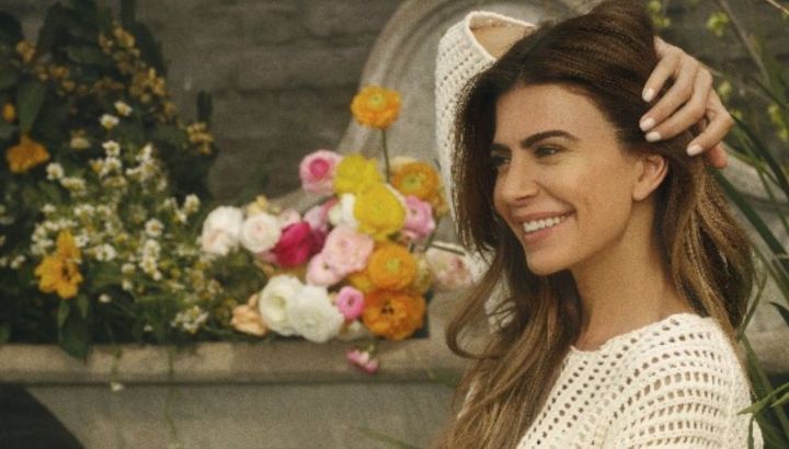 Juliana Awada mostró cómo llevar abrigos de tejido tendencia para la temporada primavera/verano