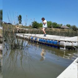 La reparación y reubicación de cuatro jaulas flotantes para la cría de alevinos es de vital importancia para sumar vida a estas lagunas. 