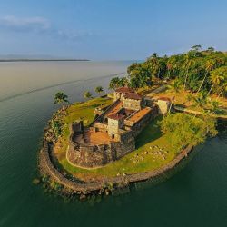 Guatemala ofrece historia maya y española, pero también una naturlaeza exuberante.