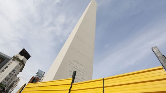 Avanzan las obras para la instalación del mirador en el Obelisco