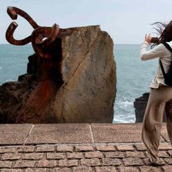  "El Peine de los Vientos" del escultor vasco español Eduardo Chillida en la ciudad vasca española de San Sebastián. Foto de ANDER GILLENEA / AFP | Foto:AFP