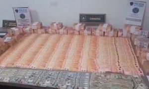 El dinero secuestrado en el marco del megaoperativo.