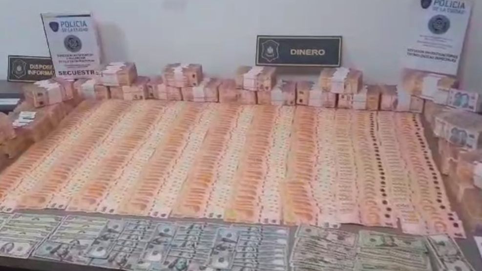 El dinero secuestrado en el marco del megaoperativo.
