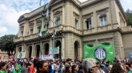 Hospital Laura Bonaparte y debate sobre salud pública