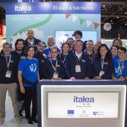 Giovanni María De Vita y el equipo de Italea que visitó la FIT.