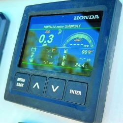 En el río San Antonio probamos el motor más potente de Honda Marina. Estaba montado sobre una embarcación de 26 pies. Su performance fue excelente: 22 nudos a unas 2.550 RPM con un consumo aproximado  de 35 litros por hora.
