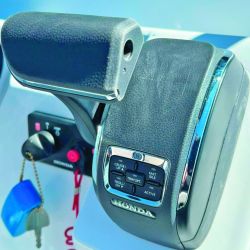 En el río San Antonio probamos el motor más potente de Honda Marina. Estaba montado sobre una embarcación de 26 pies. Su performance fue excelente: 22 nudos a unas 2.550 RPM con un consumo aproximado  de 35 litros por hora.