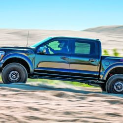La F-150 Raptor es la pick-up más extrema de Ford en nuestro país, con capacidades off-road para superar terrenos complicados. Dispone de cuatro sistemas de tracción, siete modos de conducción y altísimos niveles de seguridad.