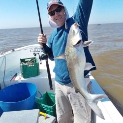 La pesca de la especie se practica en los pozones con más profundidad entre ocho y diez metros, siendo fundamental que haya correntada para tener buenas respuestas.