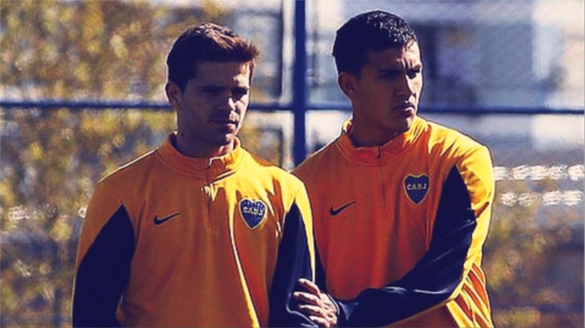 Gago y Paredes juntos en un entrenamiento de Boca en 2013.