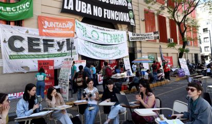 Clase pública por tomas en universidades