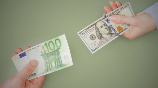 Mercado negro de divisas hoy, EN VIVO: a cuánto cotiza el dólar, euro y real blue este martes 11 de febrero de 2025