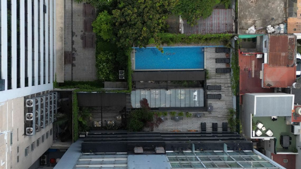 An aerial view of the poolside area of the hotel where British singer Liam Payne died in Buenos Aires, taken on October 17, 2024. 