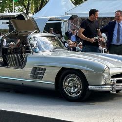 Premio Especial Autoclásica 70 años Mercedes Benz SL 300 de 1966.