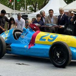 Premio al mejor auto del show para un Maserati 8CL de 1940.