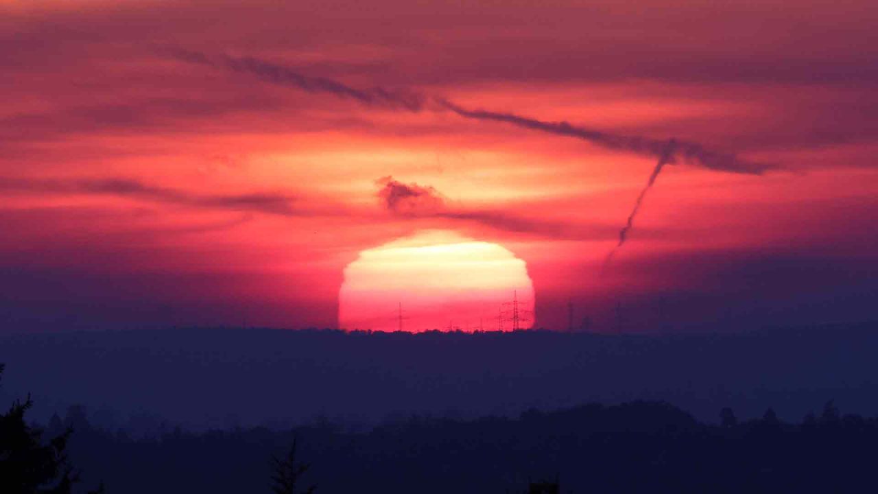 El sol sale sobre las montañas Kraichgau, en la foto de Gaiberg, Alemania. Foto de Daniel ROLAND / AFP | Foto:AFP