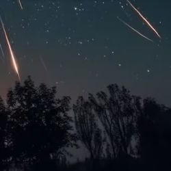 Las Orionidas son causadas por el hielo y los restos de polvo dejados por el cometa 1P/Halley