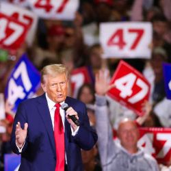  Donald Trump habla durante un foro abierto en el Centro de Convenciones de Lancaster, Pensilvania. Foto de Charly TRIBALLEAU / AFP | Foto:AFP