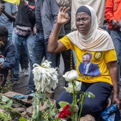 Un simpatizante del Partido Optimista para el Desarrollo de Mozambique en memoria de dos miembros del partido asesinados durante una huelga convocada en Maputo. Foto ALFREDO ZUNIGA / AFP | Foto:AFP