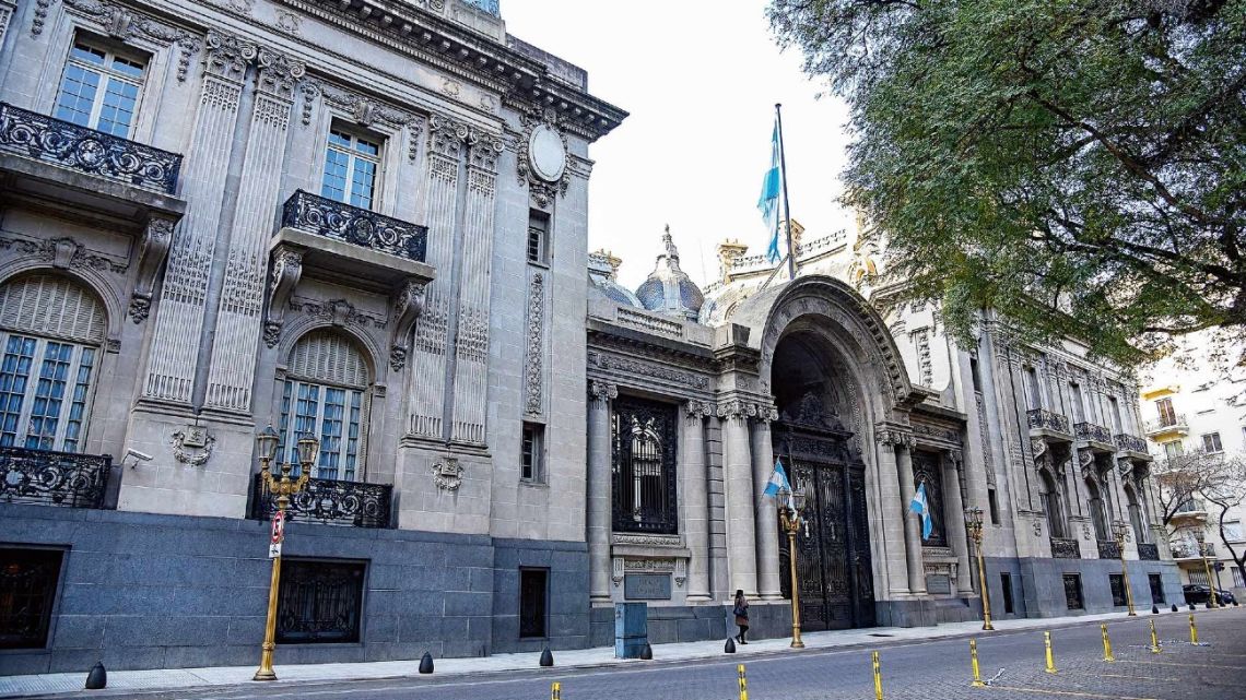 Unease among Argentina’s foreign service over Milei's ‘threatening’ letter