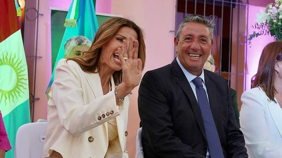 Adela Arning junto al ex intendente Daniel Salibi