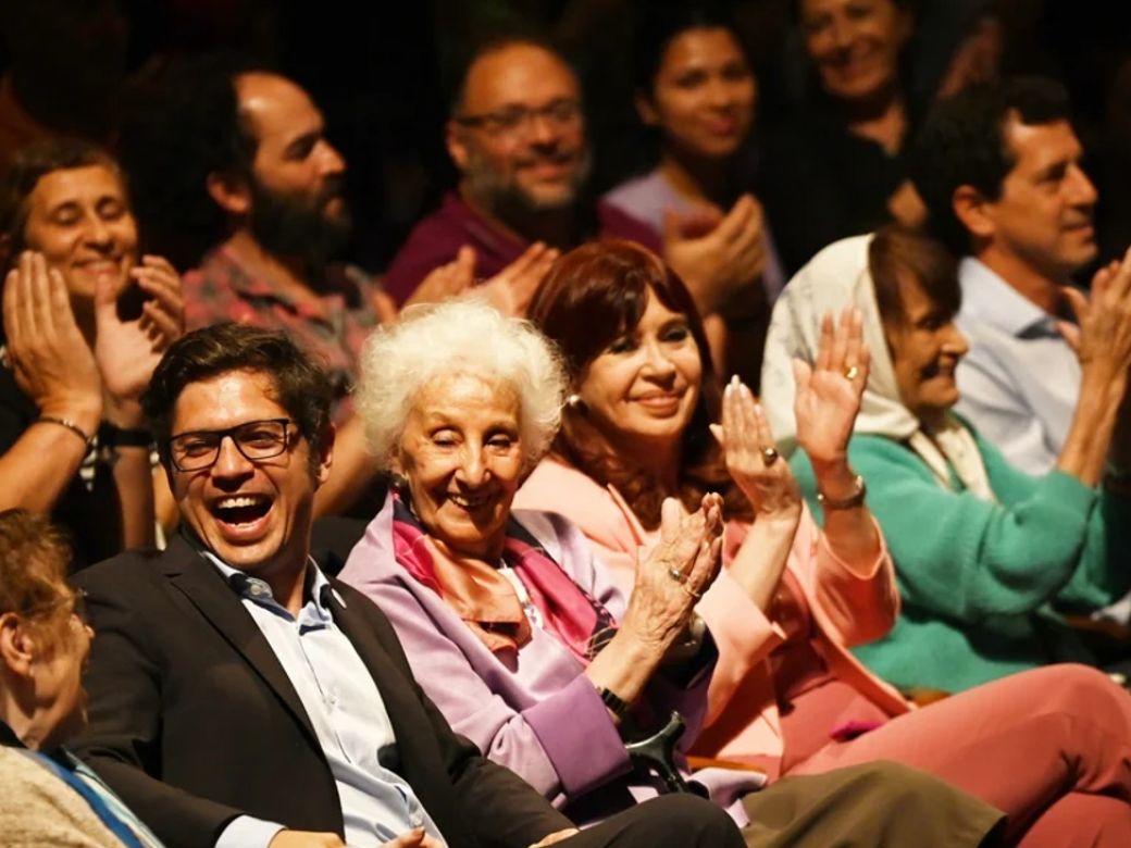 20241023-axel-kicillof-y-cristina-kirchner-juntos-durante-un-acto-por-el-aniversario-47-de-la-asocia