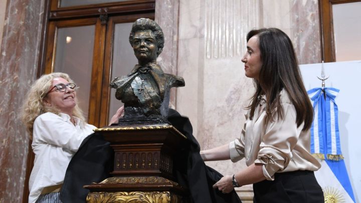 Busto de Isabel Perón en el Senado