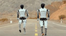 El robot STAR1 puede alcanzar una velocidad máxima de 8 mph.