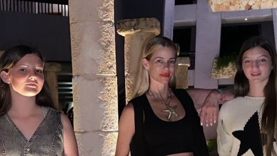 Nicole Neumann y sus hijas deslumbran con looks únicos en sus exclusivas vacaciones 