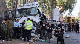 Un terrorista embistió con un camión a decenas de personas en Tel Aviv.