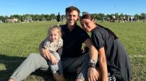 Roberto García Morián junto a sus hijas: Anita y Delfina