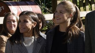 Los looks "matchy" que eligieron la princesa Leonor y Letizia Ortiz para pasear por Asturias