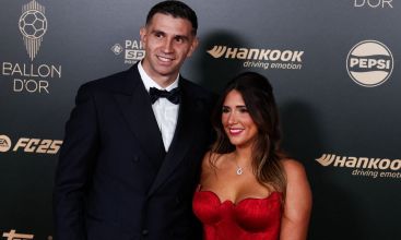 Balón de Oro 2024: el increíble look de Mandinha Martínez para acompañar al Dibu Martínez