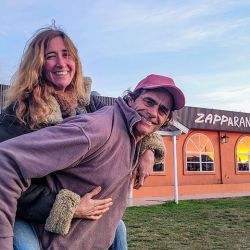 La familia Zapp organiza la Juntada Atrapa tu Sueño IATI, un encuentro anual que inspira a viajeros y soñadores a seguir sus sueños.