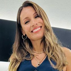 Pampita tiene el look de sastre ideal para ir a la oficina 
