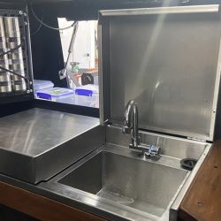 Lo nuevo en carpas para el off road: canopys de aluminio con soldadura de penetración total.