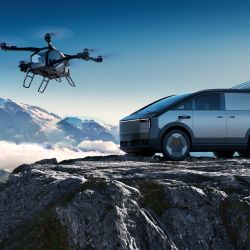 Representación del automóvil volador modular "Land Aircraft Carrier" de XPeng AeroHT, la filial de autos voladores del fabricante de vehículos eléctricos XPeng. Una fábrica pionera para la producción de automóviles voladores comenzó a construirse el domingo en Guangzhou, capital de la provincia sureña china de Guangdong. | Foto:Xinhua/XPeng AeroHT