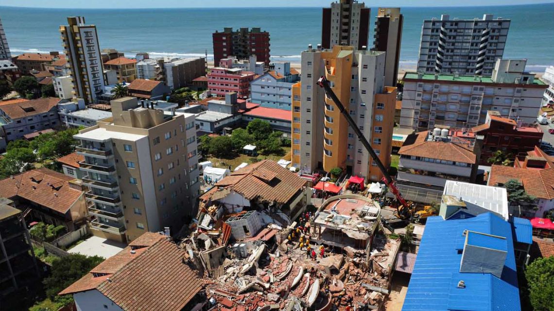 View of the Apart Hotel Dubrovnik after it collapsed in the seaside town of Villa Gesell, Buenos Aires Province, on October 29, 2024.