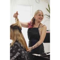 Yesica Carricaburo: Estilista, Colorista y te asesoro en tu cambio de look. ¡Me encanta dejarte hermosa!