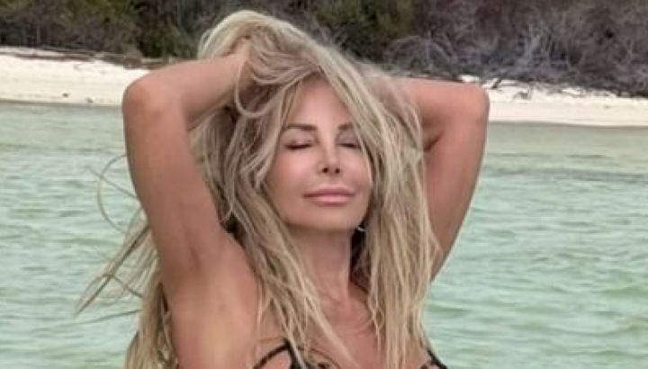 A los 71 años, Graciela Alfano posó con una microbikini de encaje y lanzó una contundente reflexión: "La belleza no tiene edad"