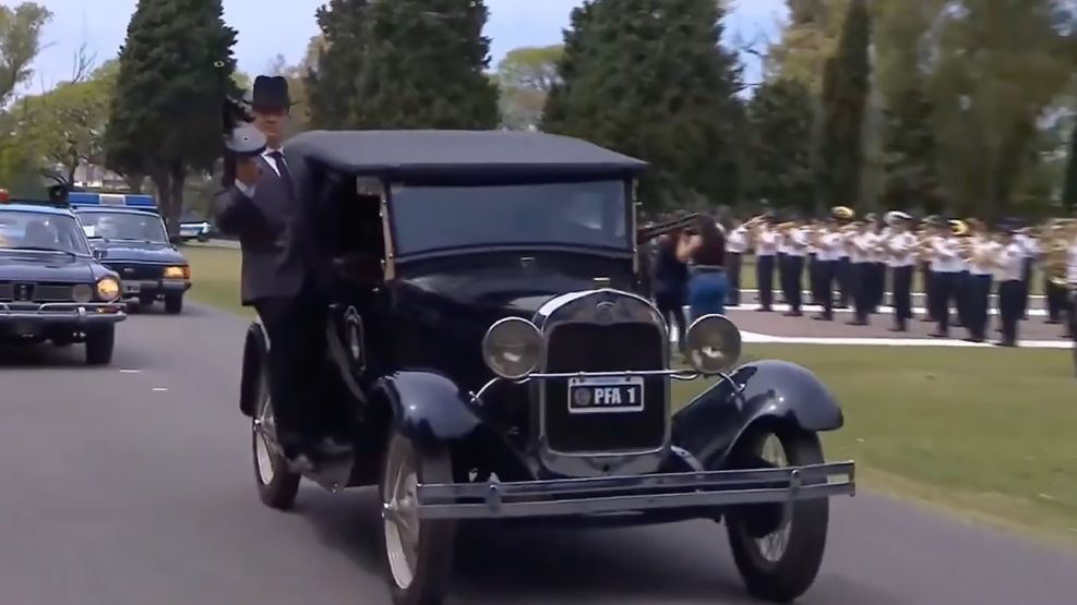 Desfile de la Policía Federal en la Escuela de Cadetes